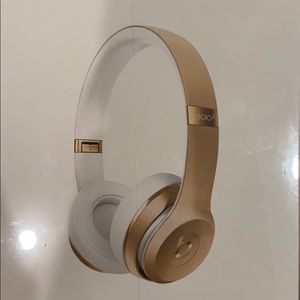 Beats Solo3 Wireless On-Ear Headphones (Gold)
